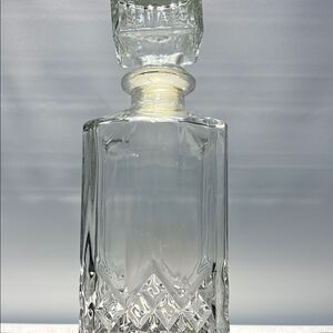 Elegant Clear Glass Decanter